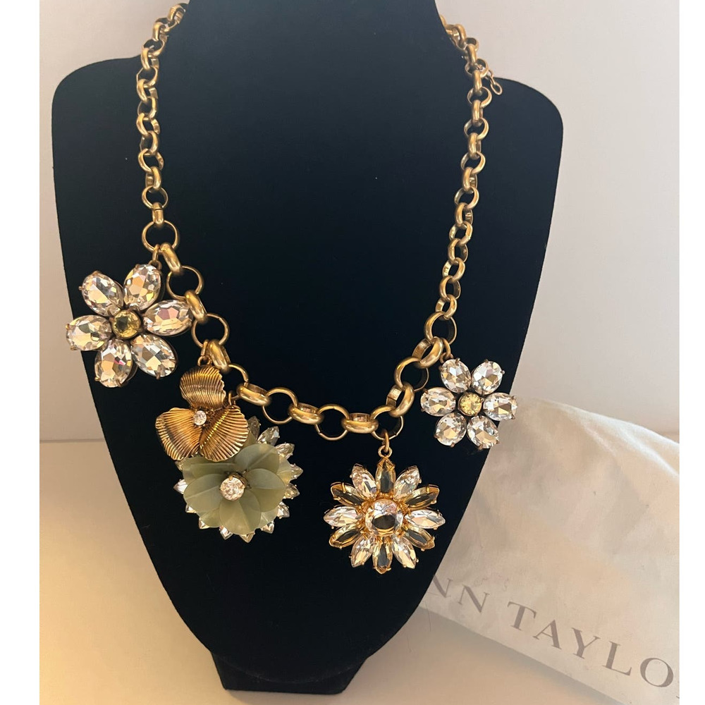 Ann Taylor Daisy Charm Statement Necklace Excellent Condition